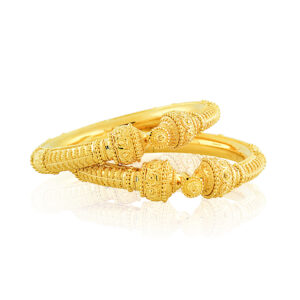 Pair of 22k gold rounded screw bangles